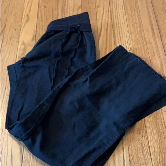 NWOT! Women’s Black linen blend pants raw hem roll tab pants, size small - Picture 3 of 7